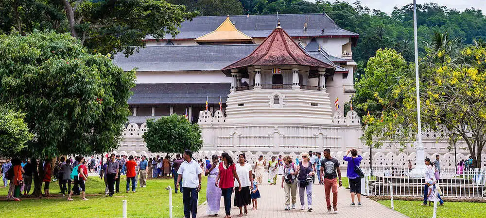 visiting sacred city and the temple of the tooth relic