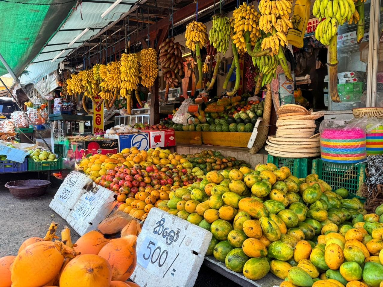 Pettah market experience in Colombo